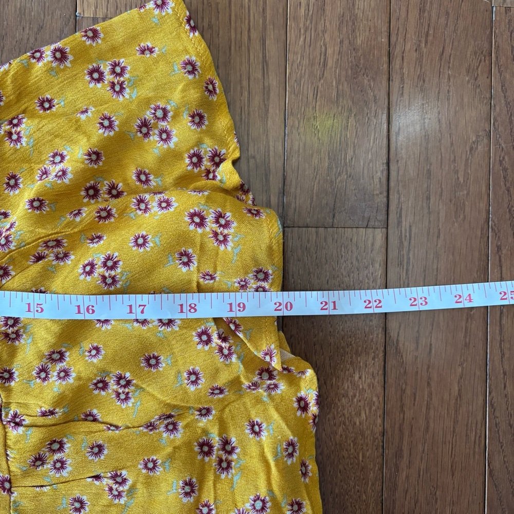 Easel Yellow Floral Print Cropped Flowy Tank Top - Picture 6 of 6